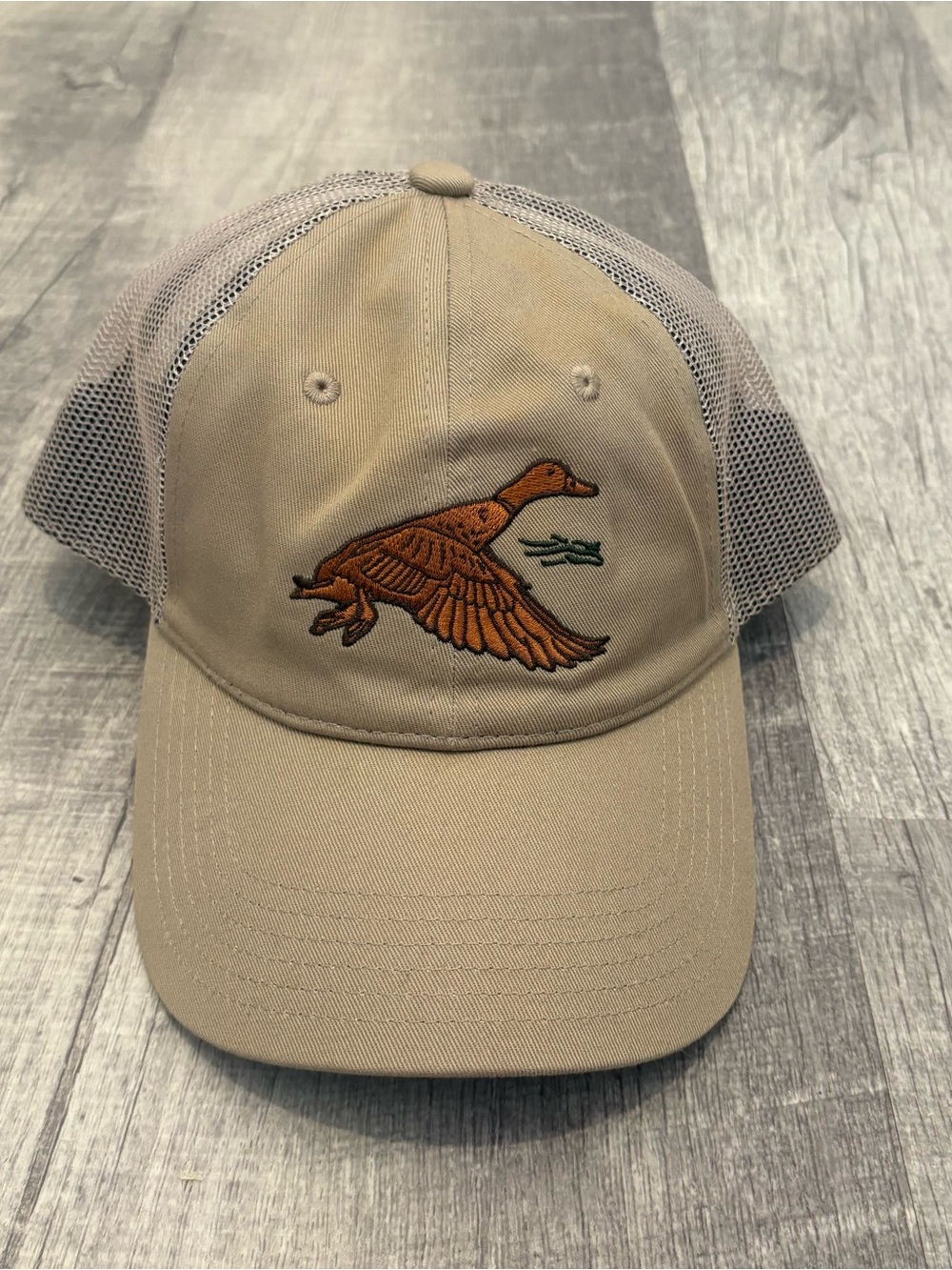 Sitka Gear Duck Trucker Hat Khaki Tan Mesh Snapback Waterfowl Hunting Cap